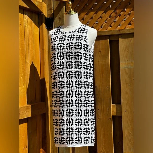 🆕 FARM Rio 🧿 NWT Patch Crochet Black & White Monochrome Mini Dress - Size L - Picture 9 of 16